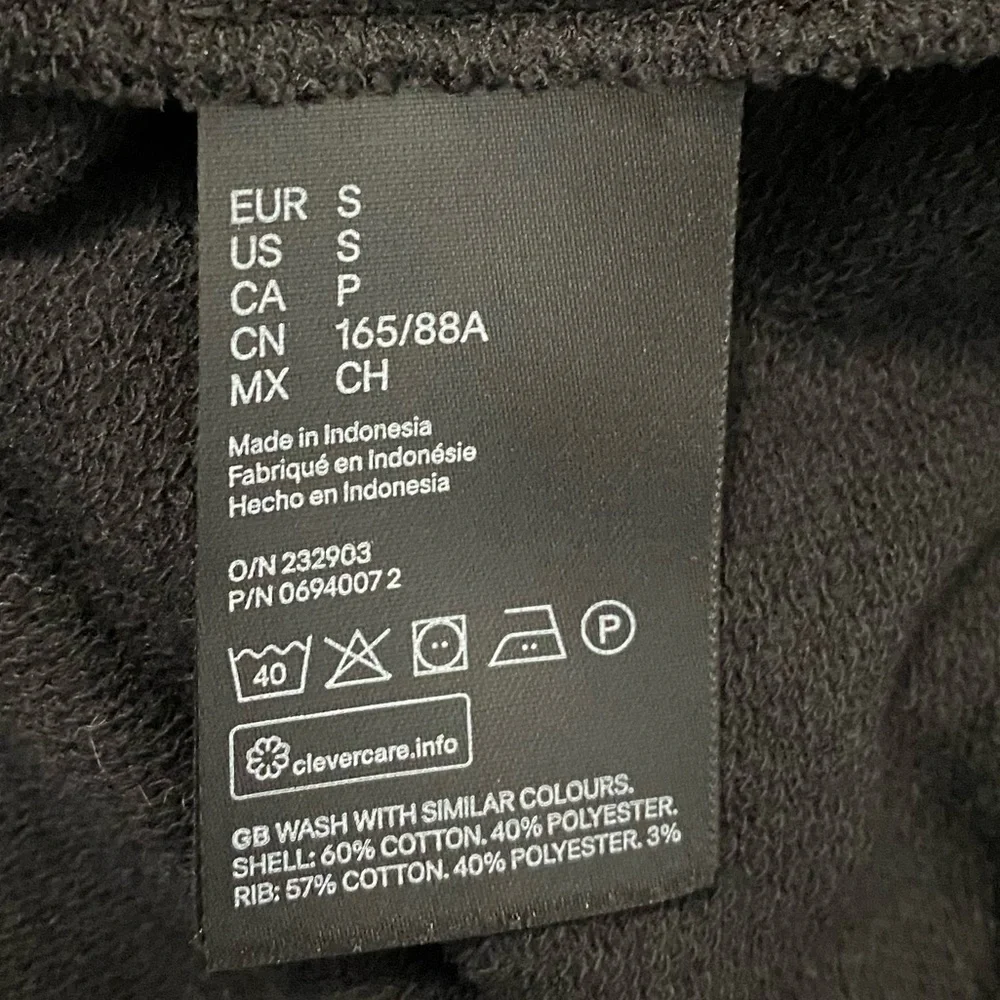 Black pullover sweatshirt. Small - Picture 8 of 9